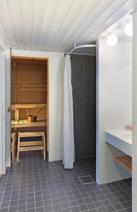Standard Family Room Sauna